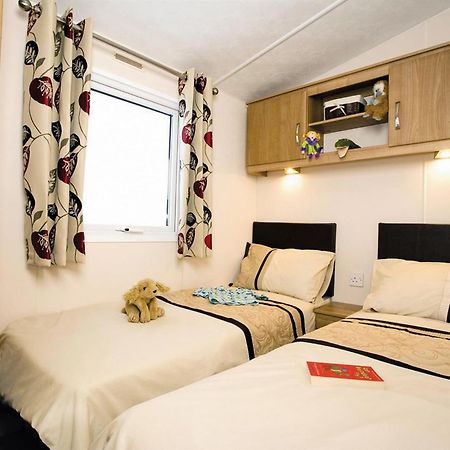 Lakeside Holiday Park Hotel Burnham-on-Sea Bagian luar foto