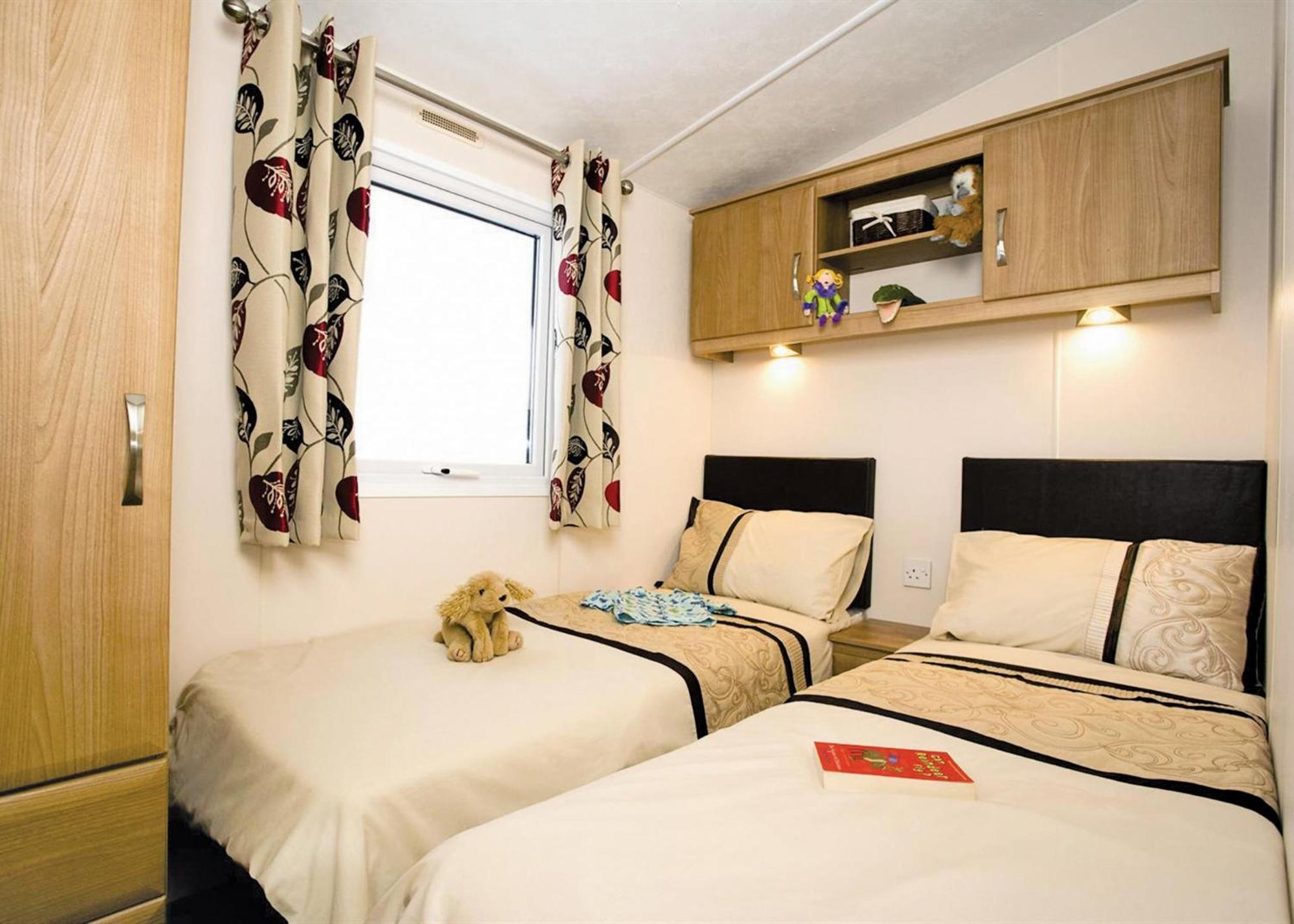 Lakeside Holiday Park Hotel Burnham-on-Sea Bagian luar foto